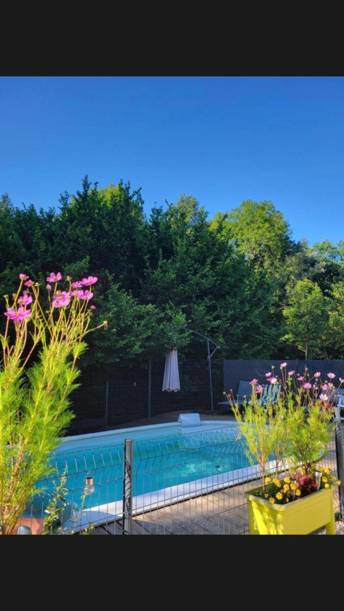 Au Bord De L Eau Bed & Breakfast Surba Exterior foto