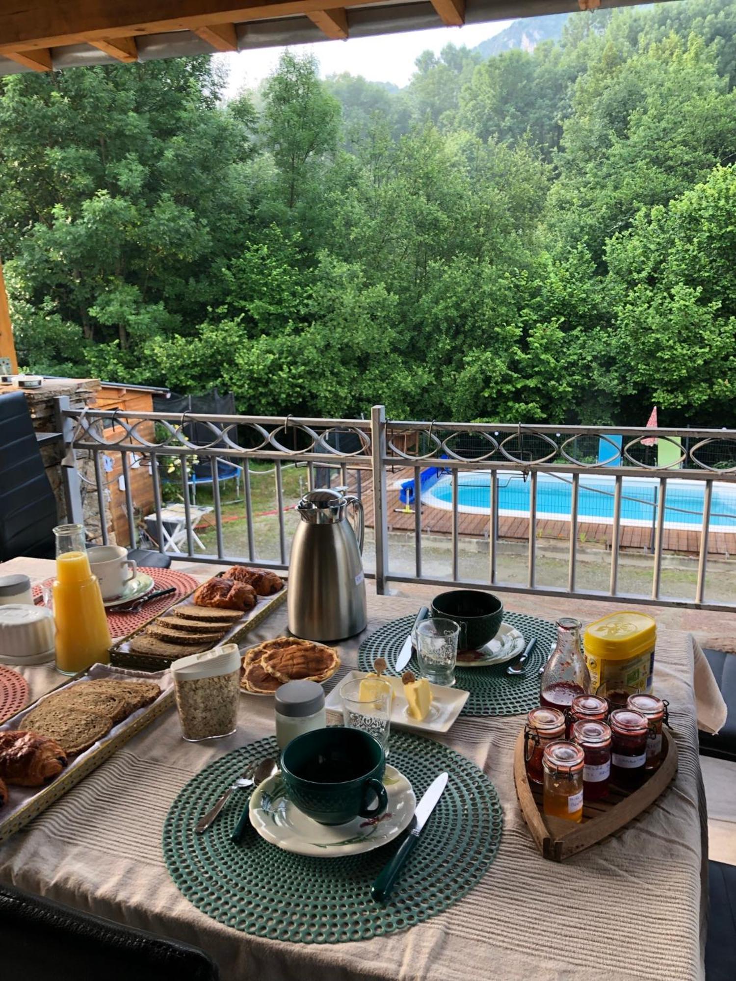 Au Bord De L Eau Bed & Breakfast Surba Exterior foto