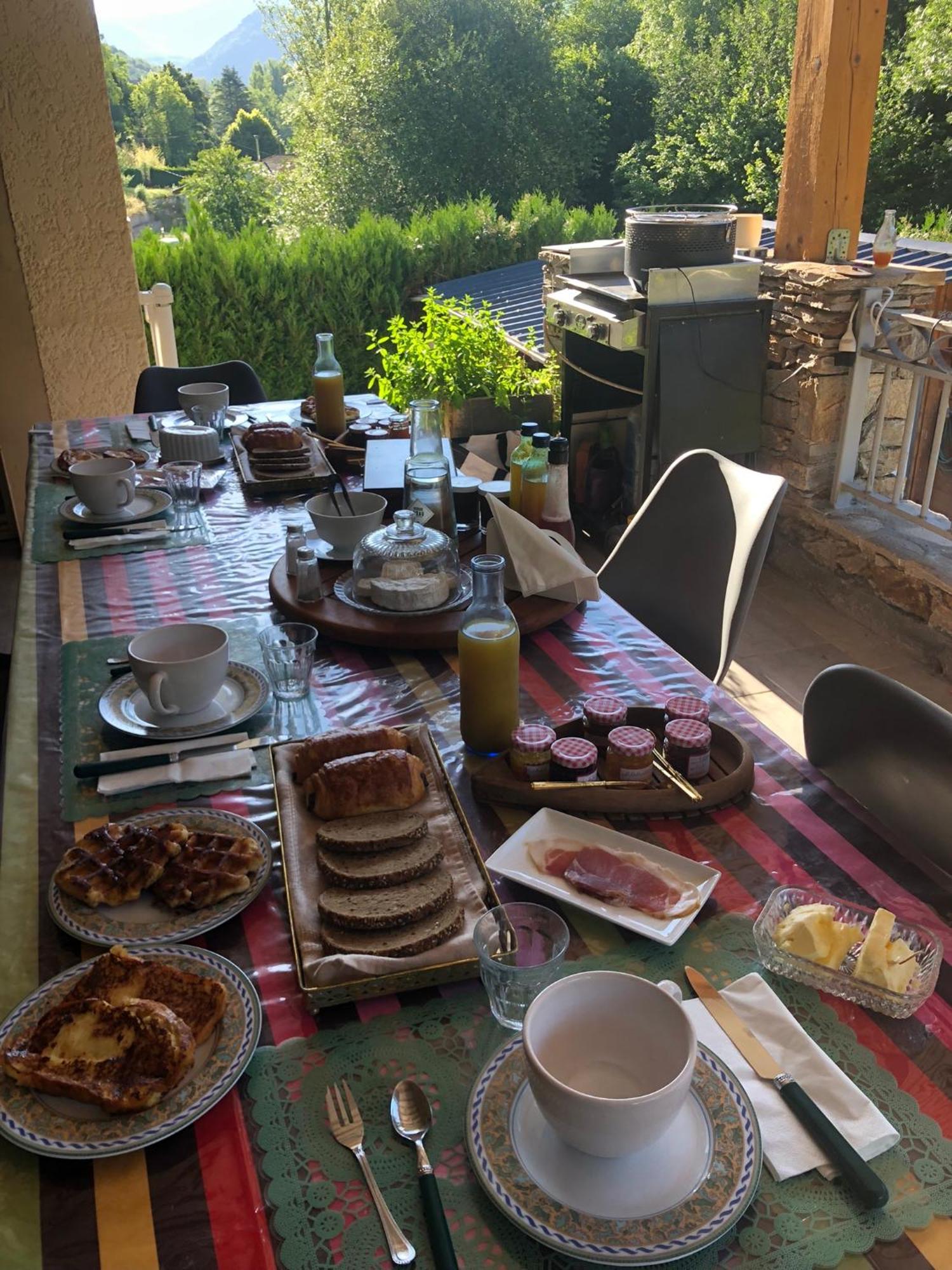 Au Bord De L Eau Bed & Breakfast Surba Exterior foto